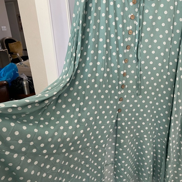 Broave m Green pokey that dress super cute fresh material - Picture 4 of 4